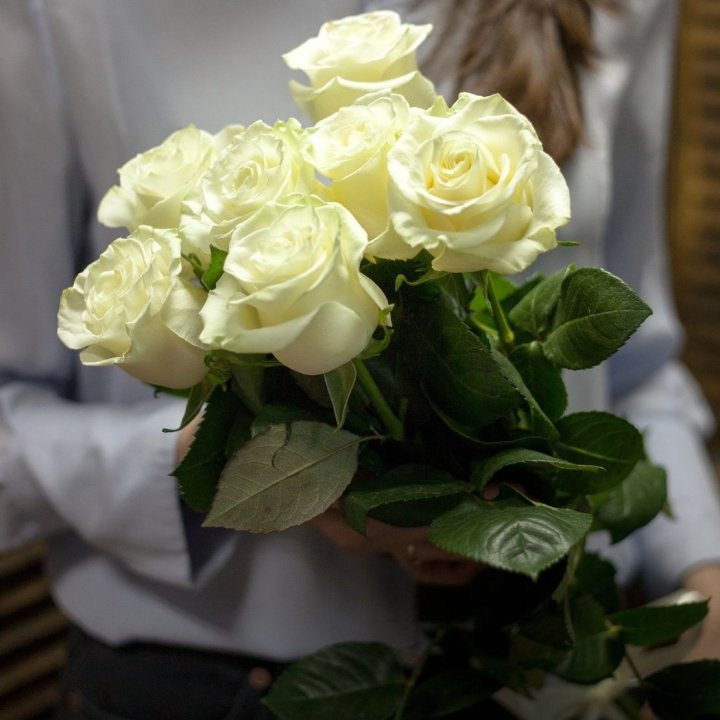 7 белых роз в Тамбове