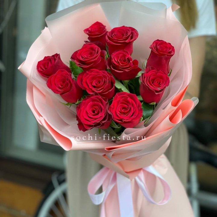 Букет красных роз "Мадам ред" в Тамбове