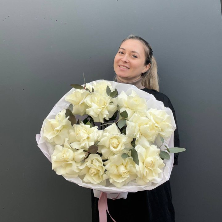 13 Белых французских роз Облако в Тамбове