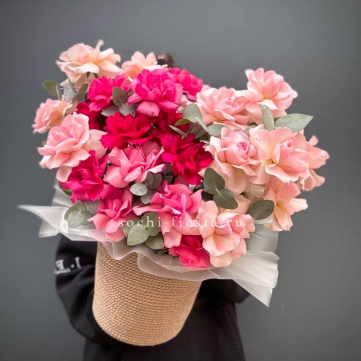 23 Французские розы Микс в боксе в Тамбове