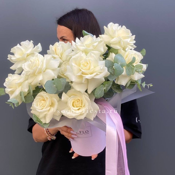 11 Французских белых роз в боксе в Тамбове