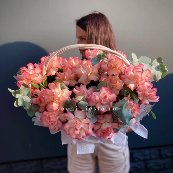 25 Французских роз Джумилия в корзине в Тамбове