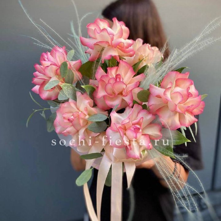 9 Французских роз Джумилия в боксе в Тамбове