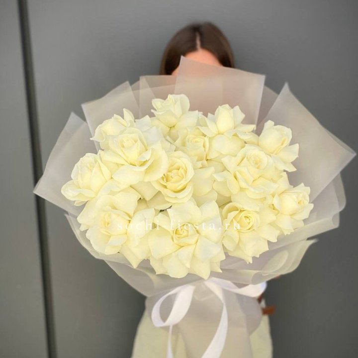 13 белых роз в Тамбове