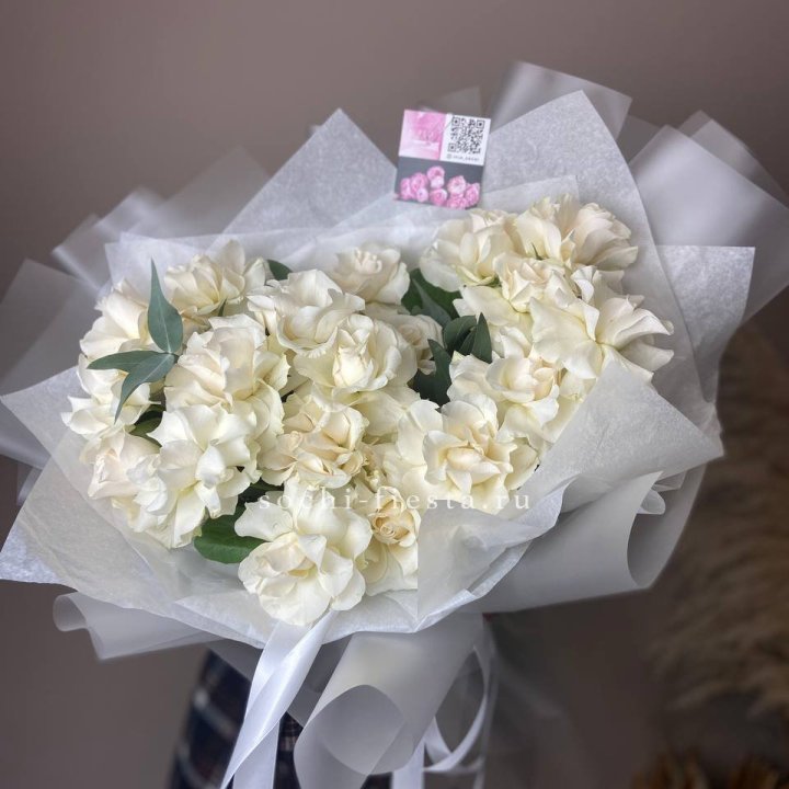 21 французских роз с эвкалиптом в Тамбове