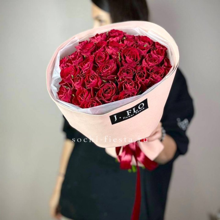 35 кенийских роз в Тамбове
