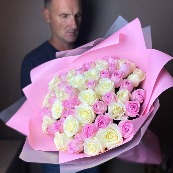 51 белых и розовых роз в Тамбове
