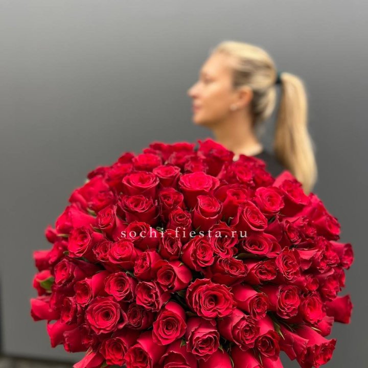 Охапка из 101 красной розы в Тамбове