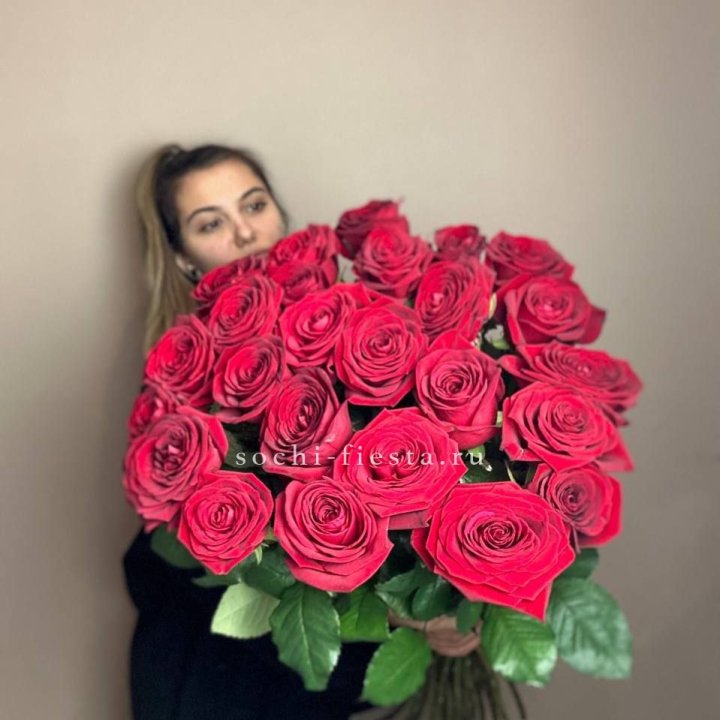 25 высоких роз в Тамбове