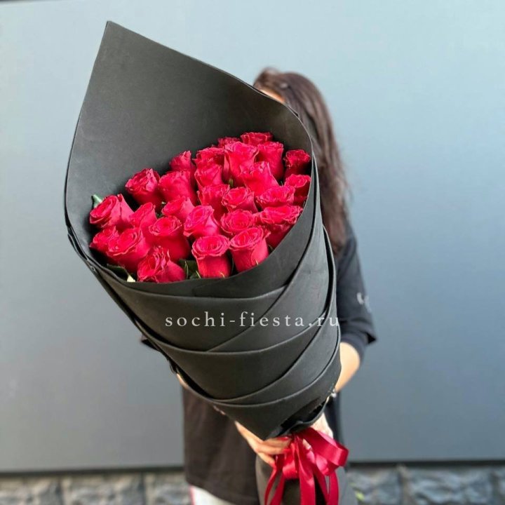 25 высоких красных роз в Тамбове