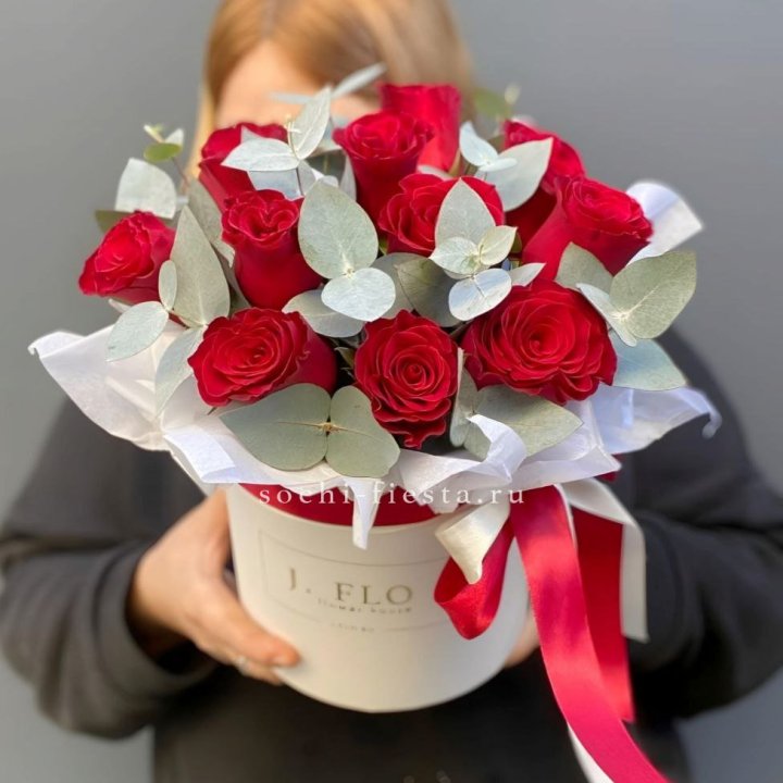 11 роз в шляпной коробке в Тамбове