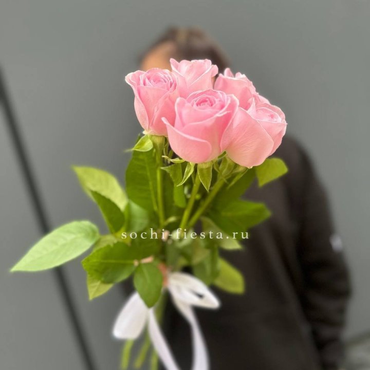 Букет 5 розовых роз  в Тамбове