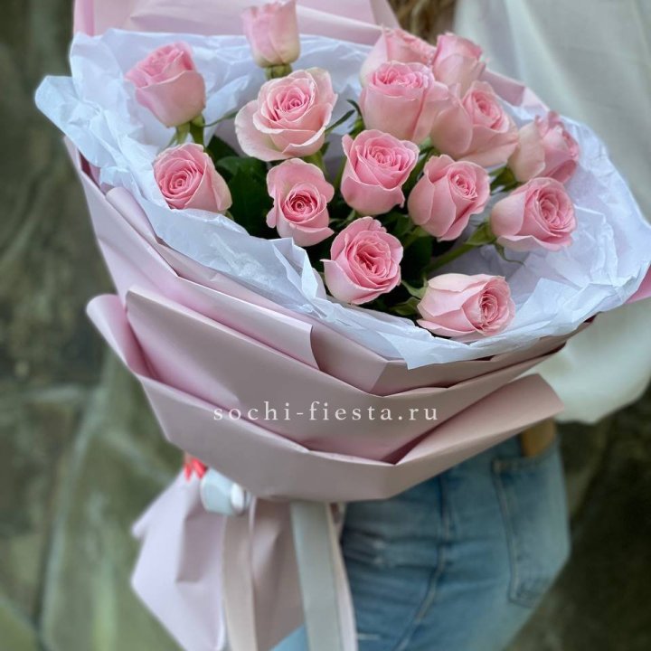 Розовые розы в авторском оформлении в Тамбове