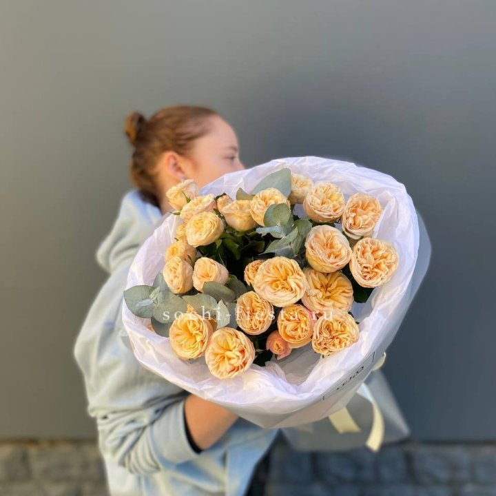 7 пионовидных роз в Тамбове