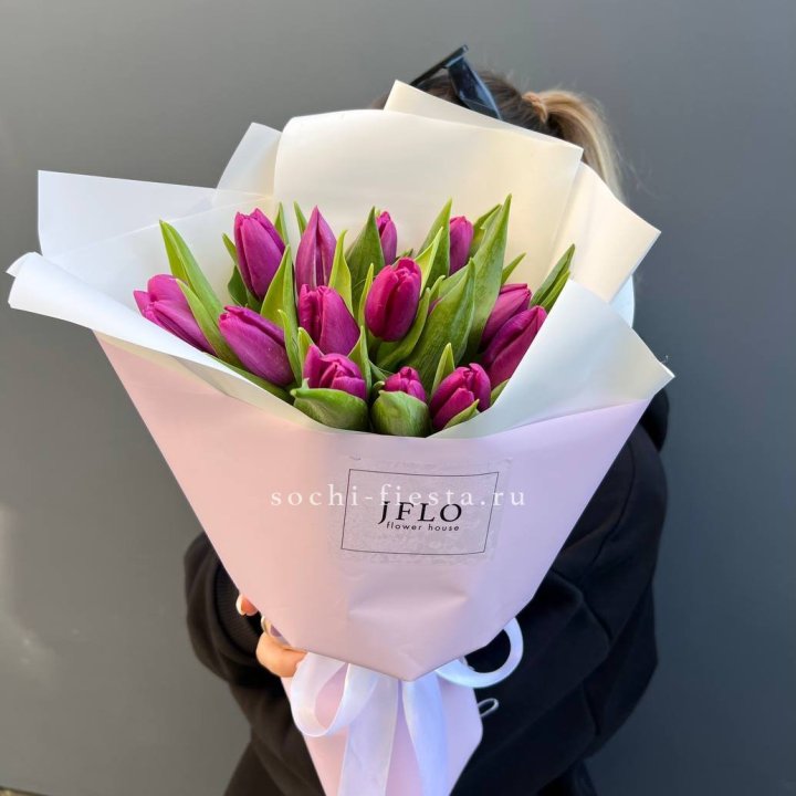 15 пурпурных тюльпанов в Тамбове