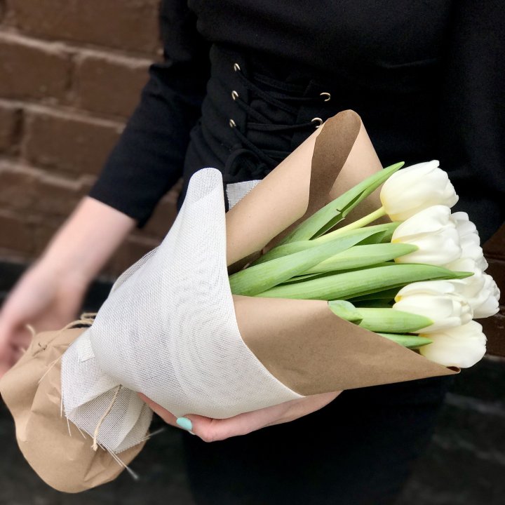 Букет белых тюльпанов в Тамбове